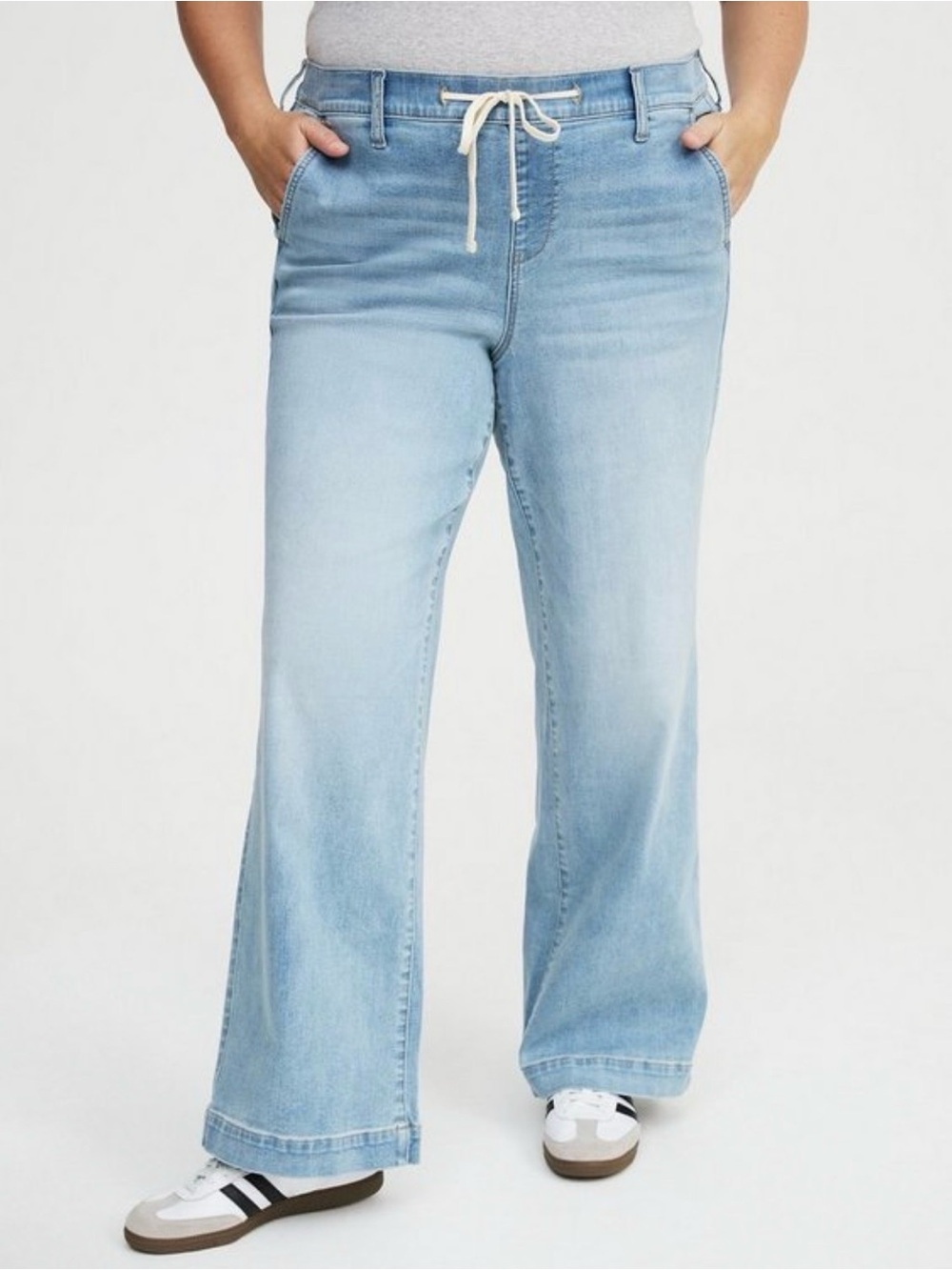 Torrid Light Blue Weekend Wide-Leg Mid-Rise Jeans Size 1 Short 14-16 NWT